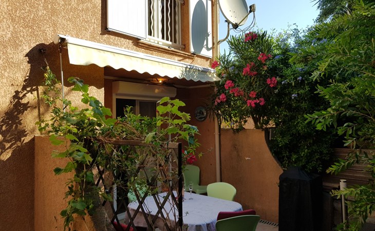 Anlage mit Tennisplatz und 3 Gemeinschaftspools 1