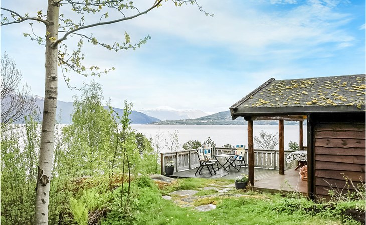2 bedroom beautiful home in Balestrand 1