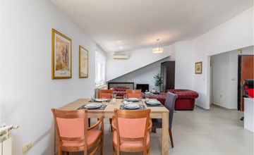Awesome apartment in Pula with WiFi 2