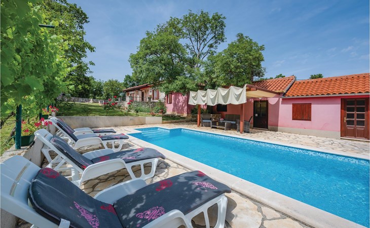 Beautiful home in Breg 1