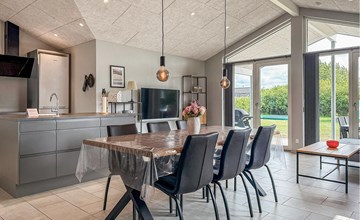 4 bedroom gorgeous home in Tarm 3