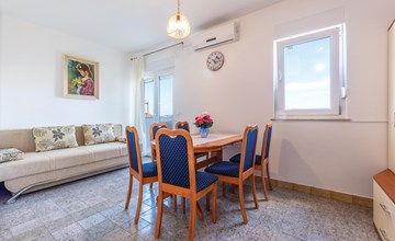 Nice apartment in Podstrana with house sea view 3