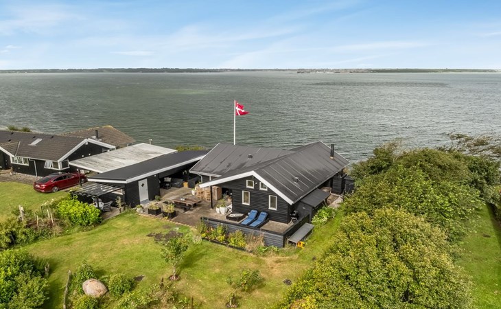 "Diderik" - 20m to the fjord 1