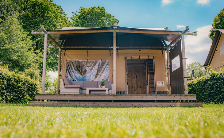 4-person luxurious safari lodge 1
