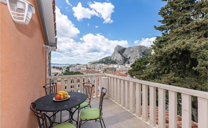 Wunderschöne Wohnung in Omis mit Meerblick 1