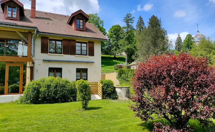 Gite Iris Montagnes du Jura mit Spa Sauna Fluss 1
