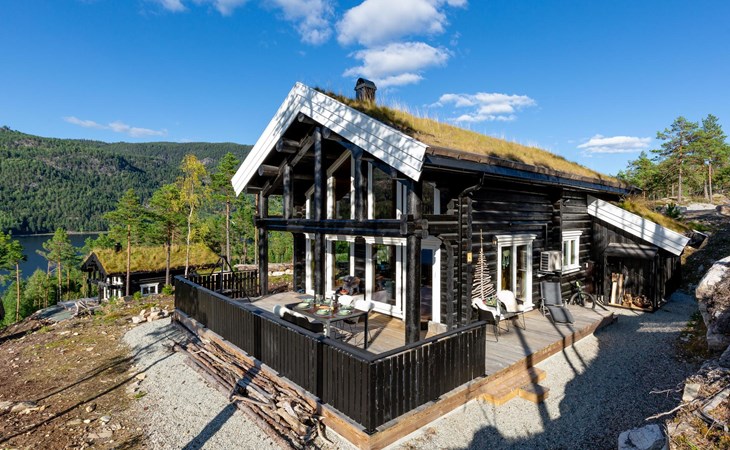 Moose Lodge | 6p | With Sauna & Water View 1