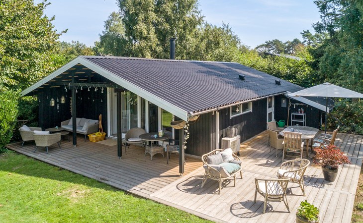 4 bedroom amazing home in Idestrup 1