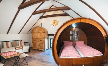 Weinfass-Chalet für 8 in Grub an der March 2