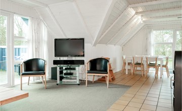 Lovely home in Blåvand with kitchen 3