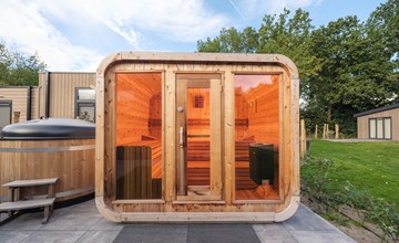 Essenburgh met Hottub & Sauna | 6 personen 3