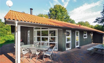 Amazing home in Glesborg with kitchen 2