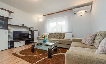 Lovely apartment in Gracac with WiFi 2