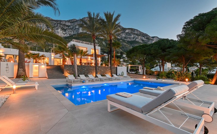 Villa Amantos 10 pax 1
