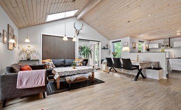 Lovely home in Ansager with WiFi 3