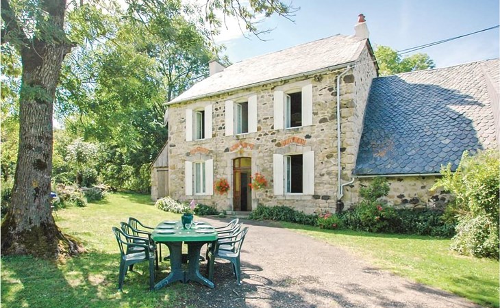 Beautiful home in riom-ès-montagnes 1