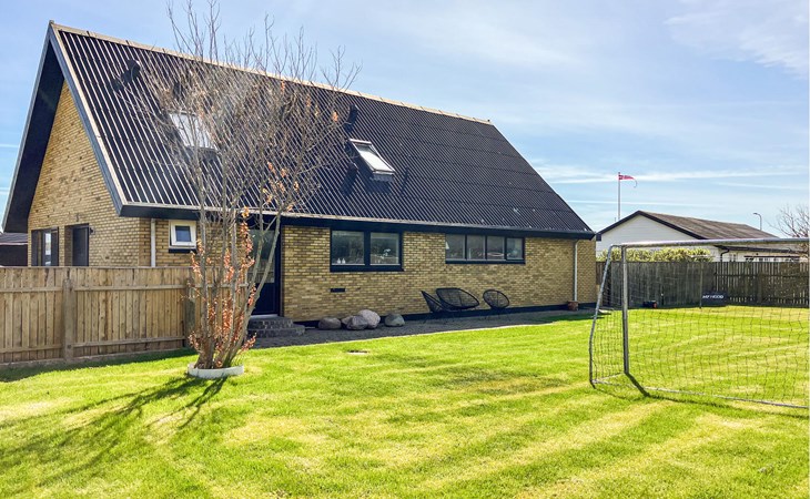 Awesome home in Thyborøn with WiFi 1