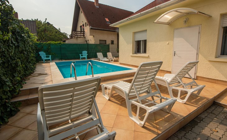 Privathaus mit Pool und Garten in Siofok 1