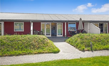 Nice apartment in Aakirkeby 2