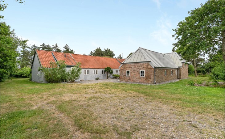 7 bedroom nice home in Ulfborg 1
