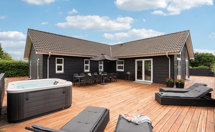 Amazing home in Hadsund with kitchen 1