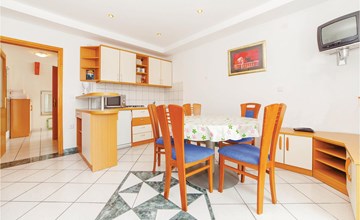Lovely apartment in Grizane 3