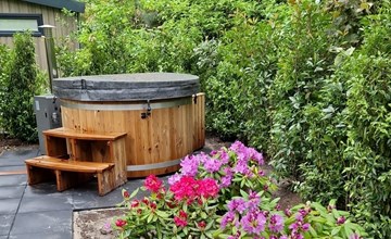Dotterbloem Chalet with hottub | 4 persons  2