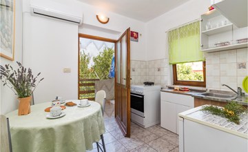 Stunning apartment in Valbandon 2