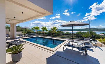 Beautiful home in Posedarje with WiFi 2