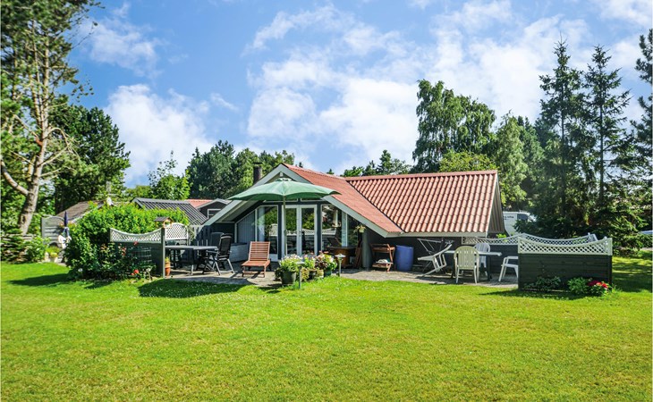 Awesome home in Væggerløse with WiFi 1