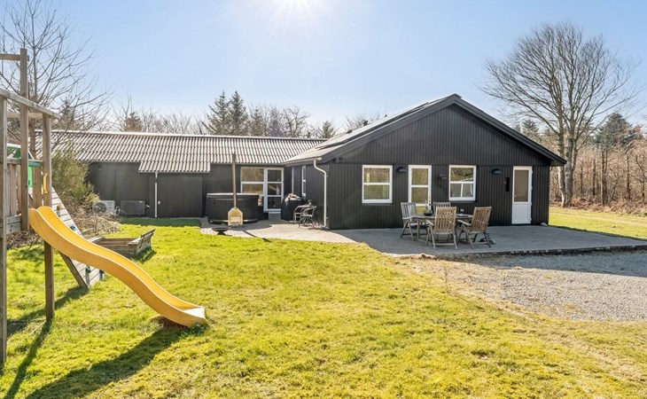 "Karmen" - 250m to the fjord 1