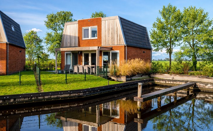 Sneekermeer 8p. with outdoor spa 1